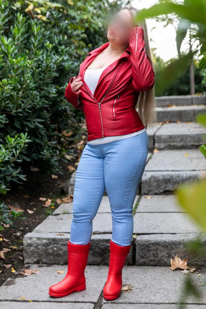 613210185: Chica busca chico en Madrid