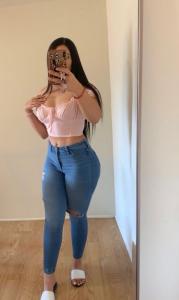 643280460: Chica busca chico en Sevilla