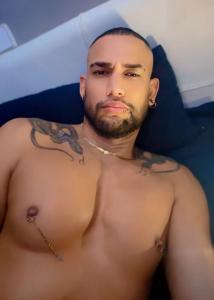 604169691: Chico busca chica en Barcelona