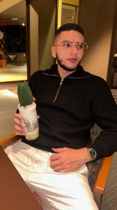 Chico busca chica en Granada: 