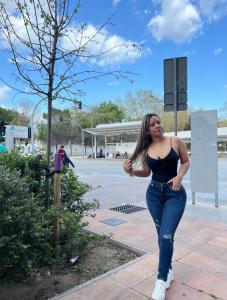 631073580: Chica busca chico en Barcelona