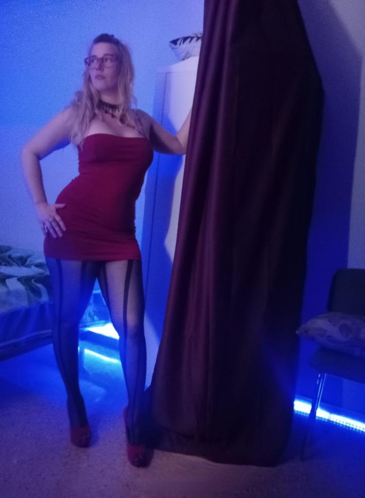 611557938: Chica busca chico en Alicante
