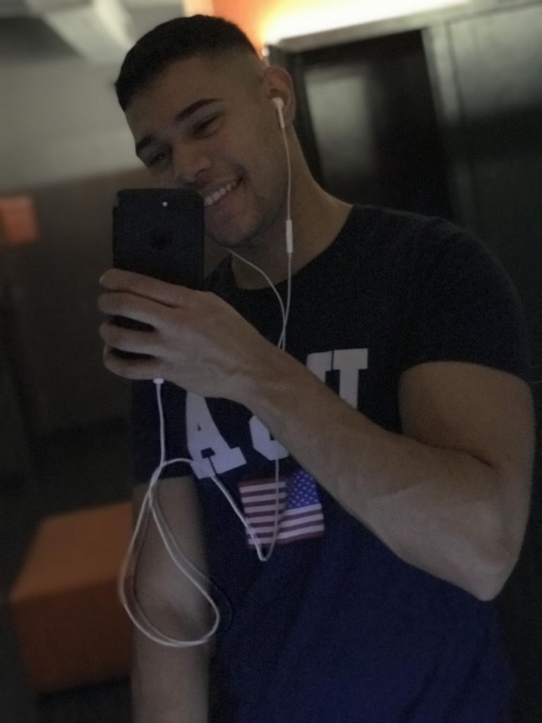 Chico busca chica en Málaga: 