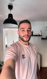 Chico busca chica en Málaga: 