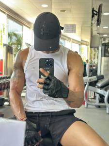 Chico busca chica en Las Palmas: 