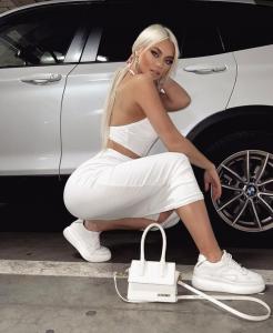 647087368: Chica busca chico en Málaga