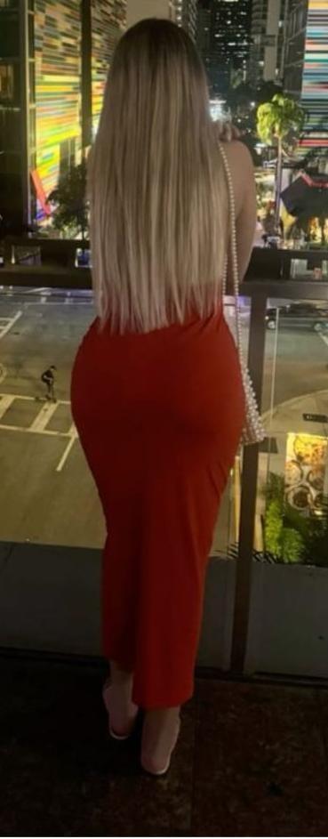 632967688: Chica busca chico en La Coruña