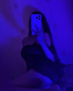 610855305: Chica busca chico en Valencia