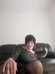 695468376: Chica busca chico en Pontevedra