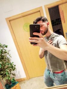 637705099: Chico busca chica en Navarra