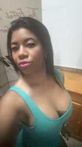 605593071: Chica busca chico en Barcelona