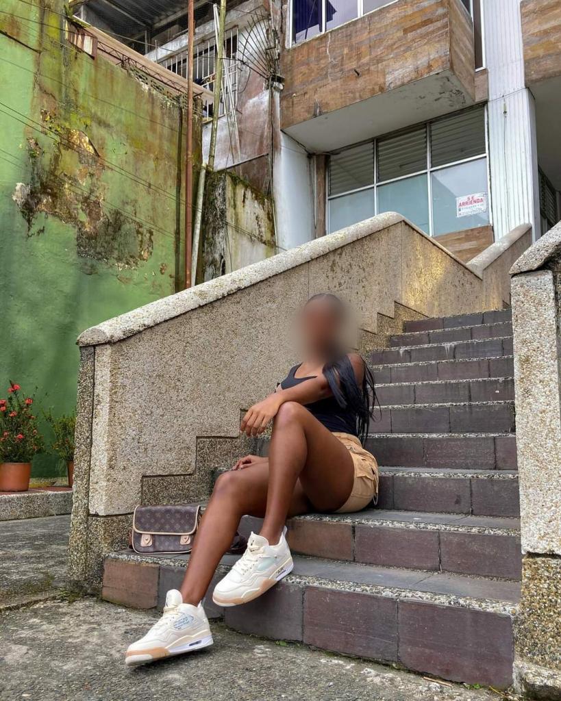 Chica busca chico en Tenerife: 