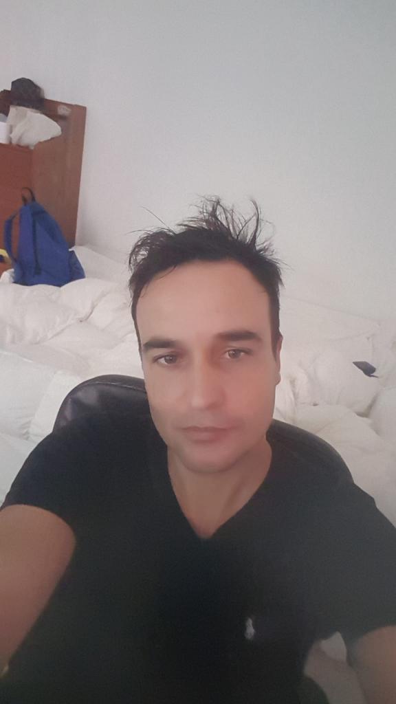 603925384: Chico busca chica en Cádiz