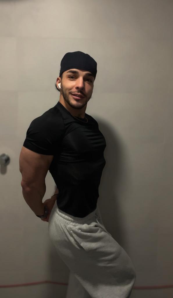 Chico busca chica en Salamanca: 