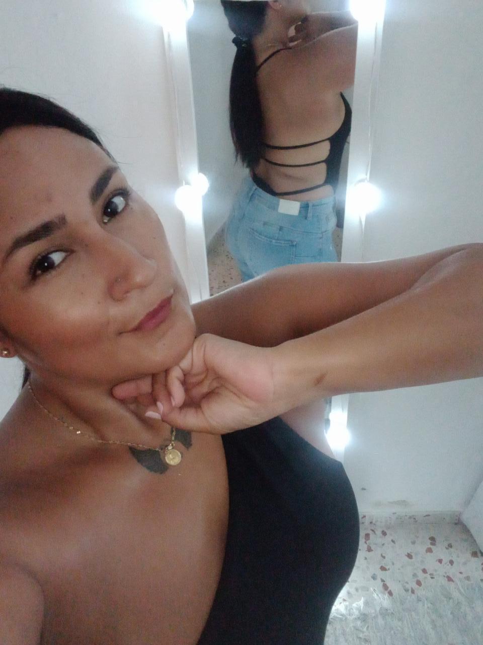 604273686: Chica busca chico en Cádiz
