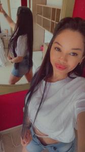 677593134: Chica busca chico en Madrid