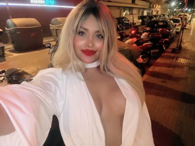 Chica busca chico en Ibiza: 