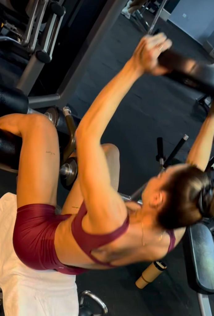 Chica busca chico en Granada: 