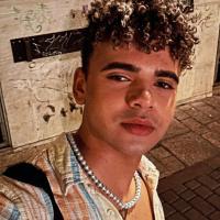 654892695: Chico busca chica en León