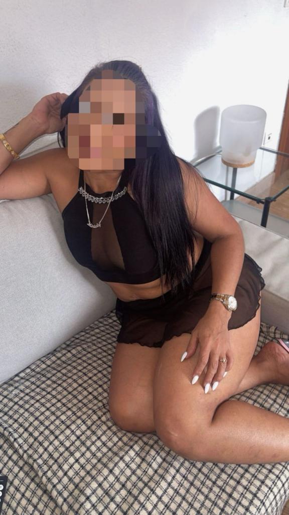 613427411: Chica busca chico en Málaga