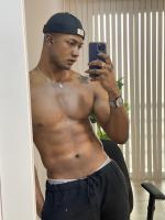 653566373: Chico busca chica en Barcelona