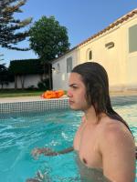 695946614: Chico busca chica en Málaga