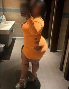 Chica busca chico en Huelva: 