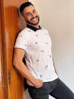 615974819: Chico busca chica en Barcelona