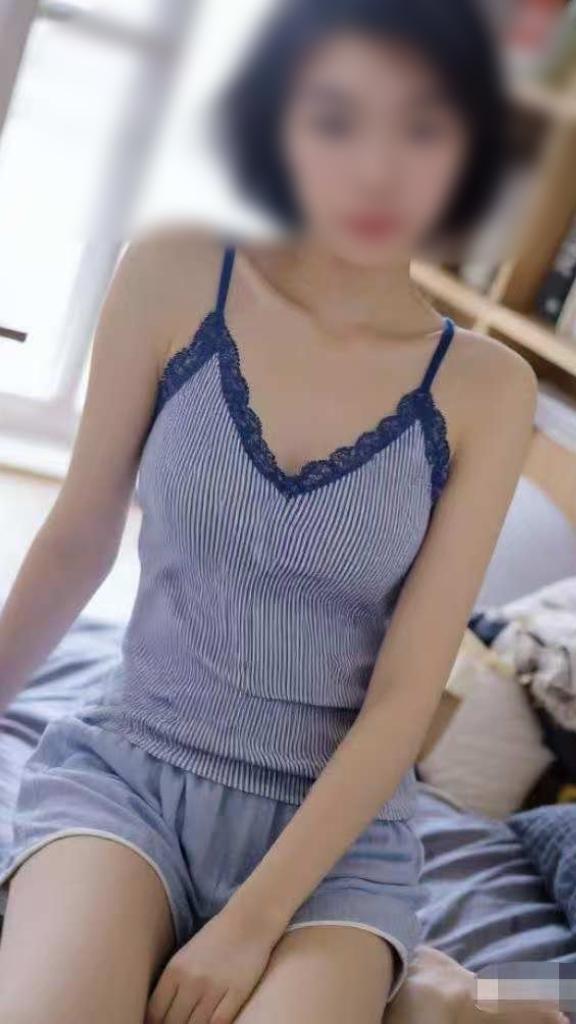 610654342: Chica busca chico en Madrid