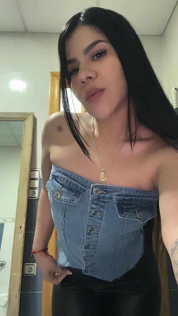 613940355: Chica busca chico en Valencia