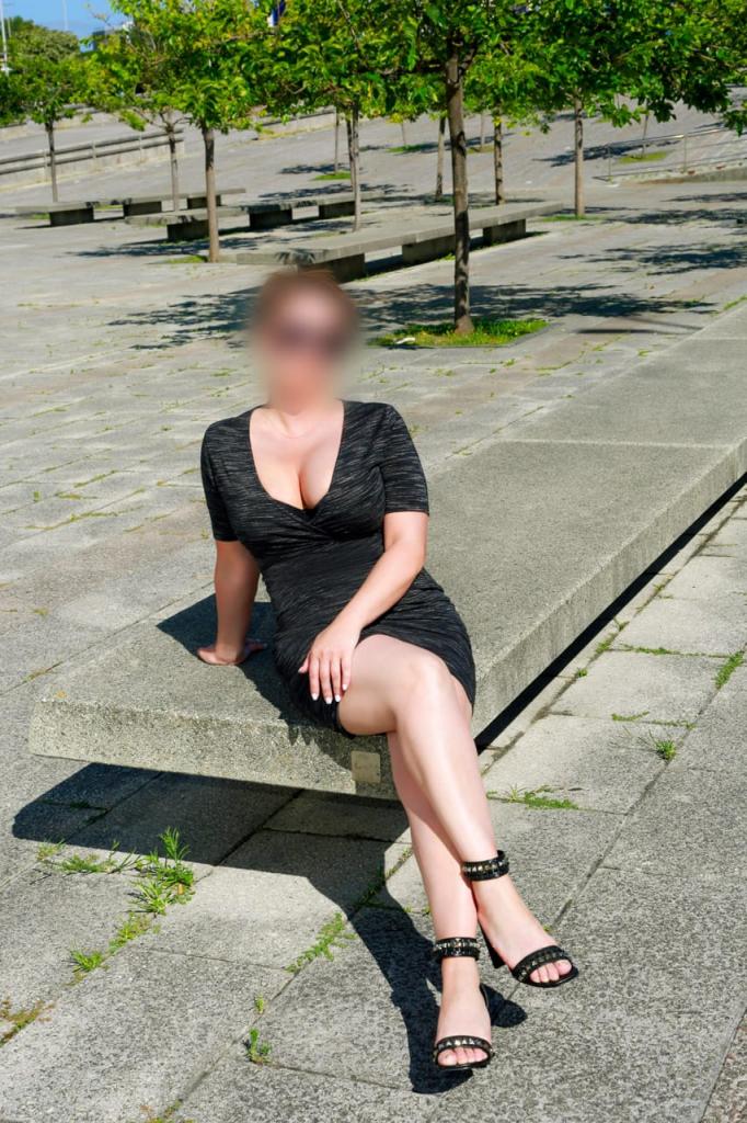 642467952: Chica busca chico en Gerona