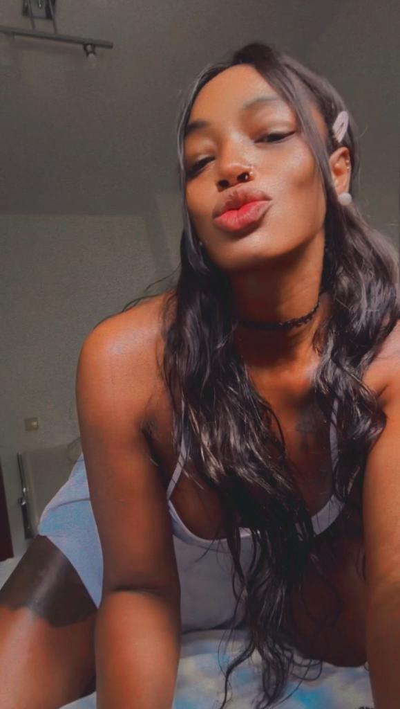 Chica busca chico en Sevilla: 