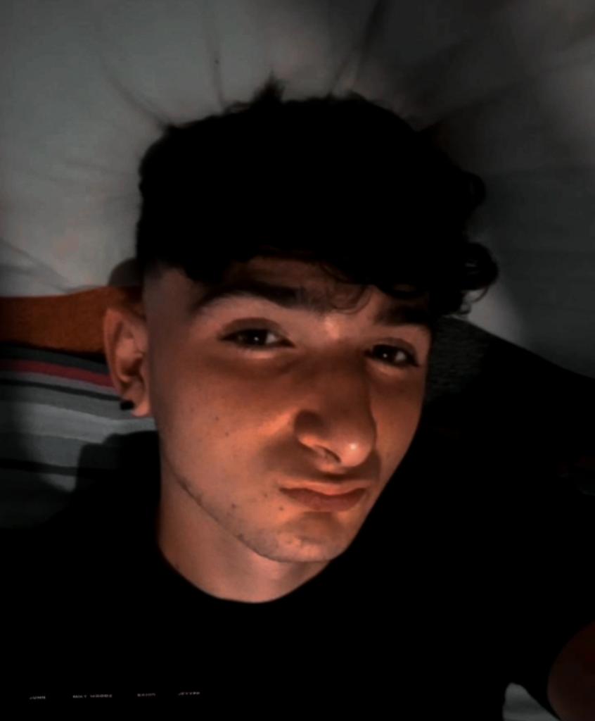 Chico busca chica en Almería: 