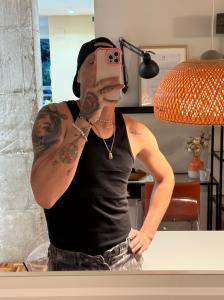 Chico busca chica en Sevilla: 