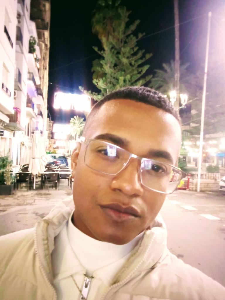 Chico busca chica en Alicante: 