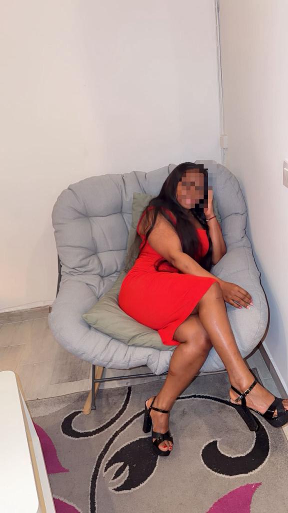 624961931: Chica busca chico en Sevilla