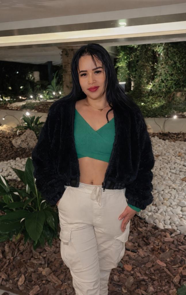 Chica busca chico en Alicante: Chica busca chico