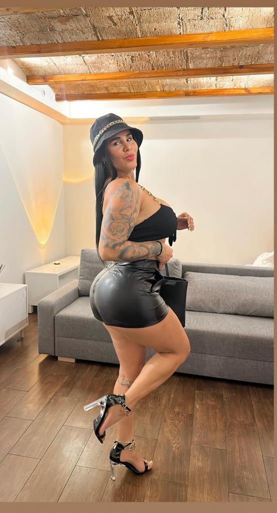 Chica busca chico en Almería: 