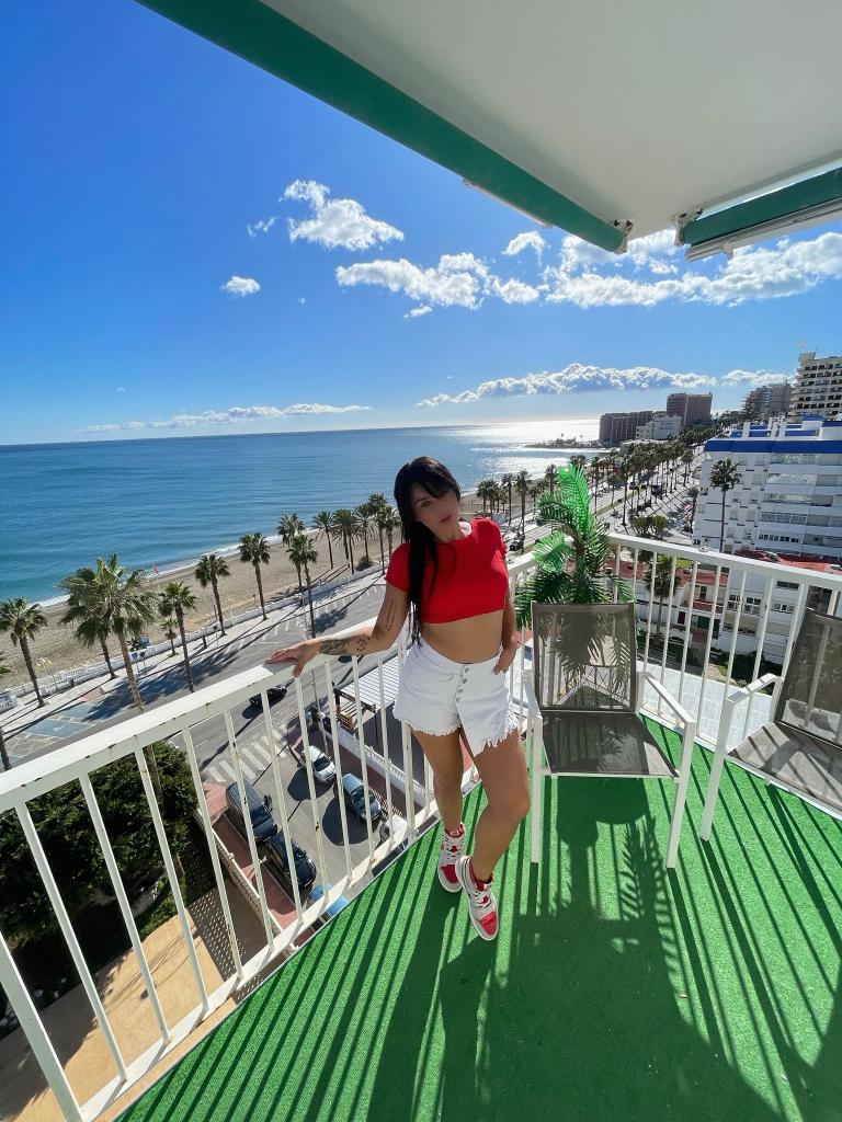 607068560: Chica busca chico en Málaga