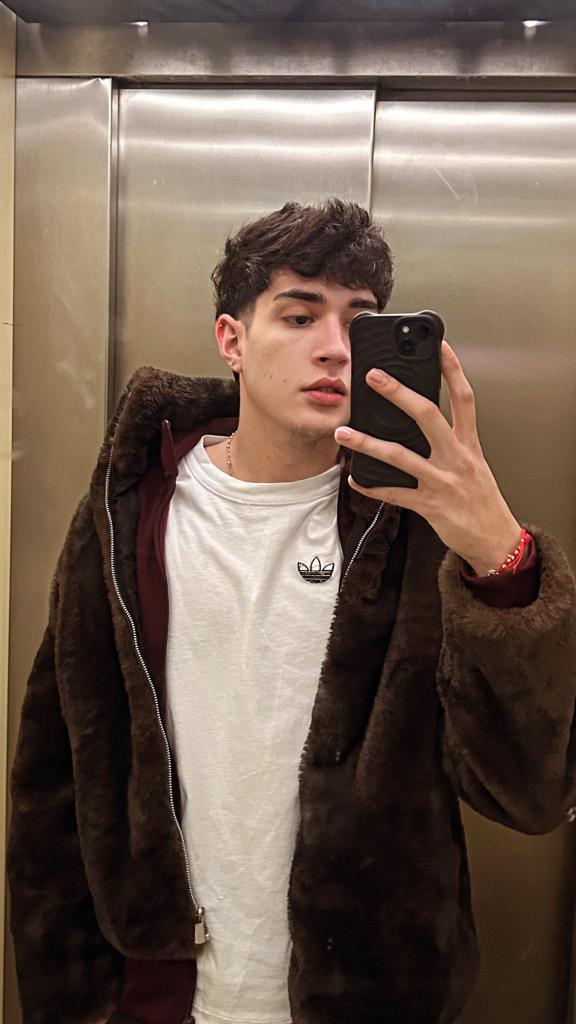 614608032: Chico busca chica en Alicante