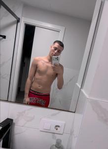 613804021: Chico busca chica en Zaragoza