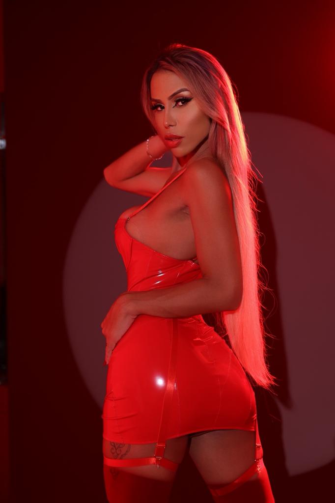 674470855: Transexual en Barcelona