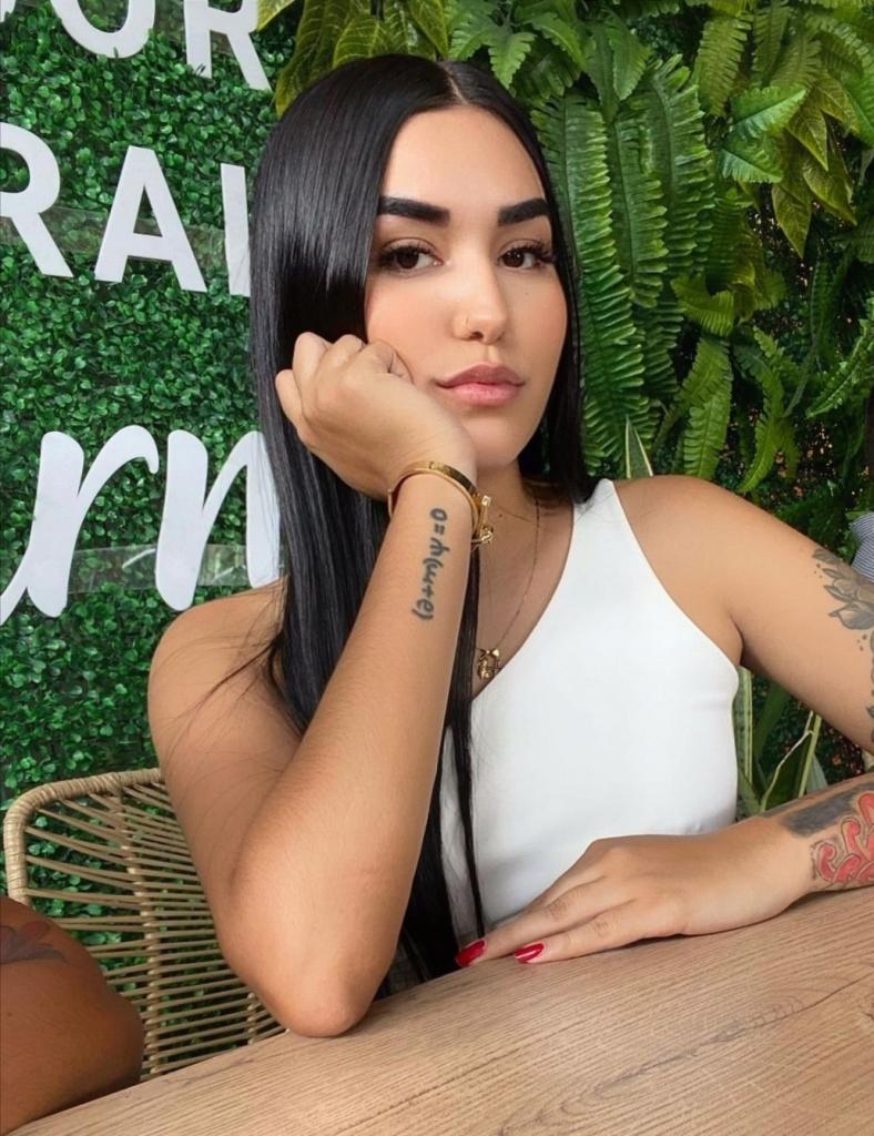 613758156: Chica busca chico en Tarragona