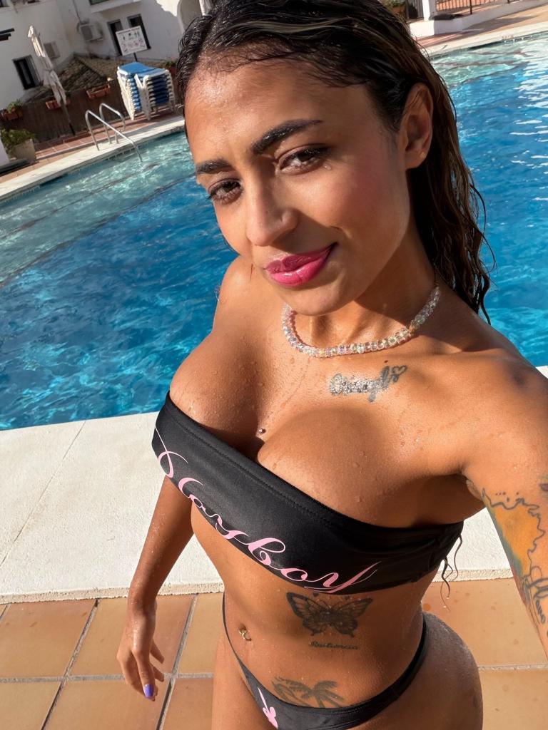 695773718: Chica busca chico en Málaga