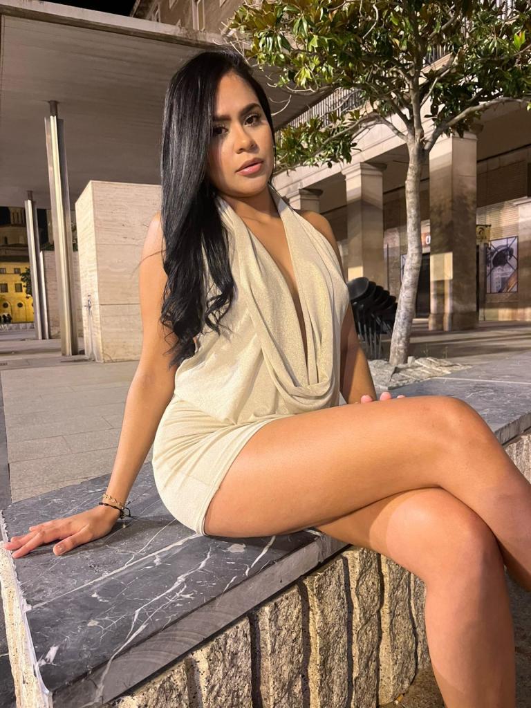 658615436: Chica busca chico en Lérida