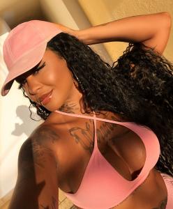 657339213: Chica busca chico en Ibiza