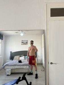 Chico busca chica en Cádiz: 