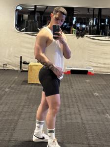 643867880: Chico busca chica en Barcelona