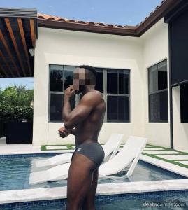 Chico busca chica en Ibiza: 