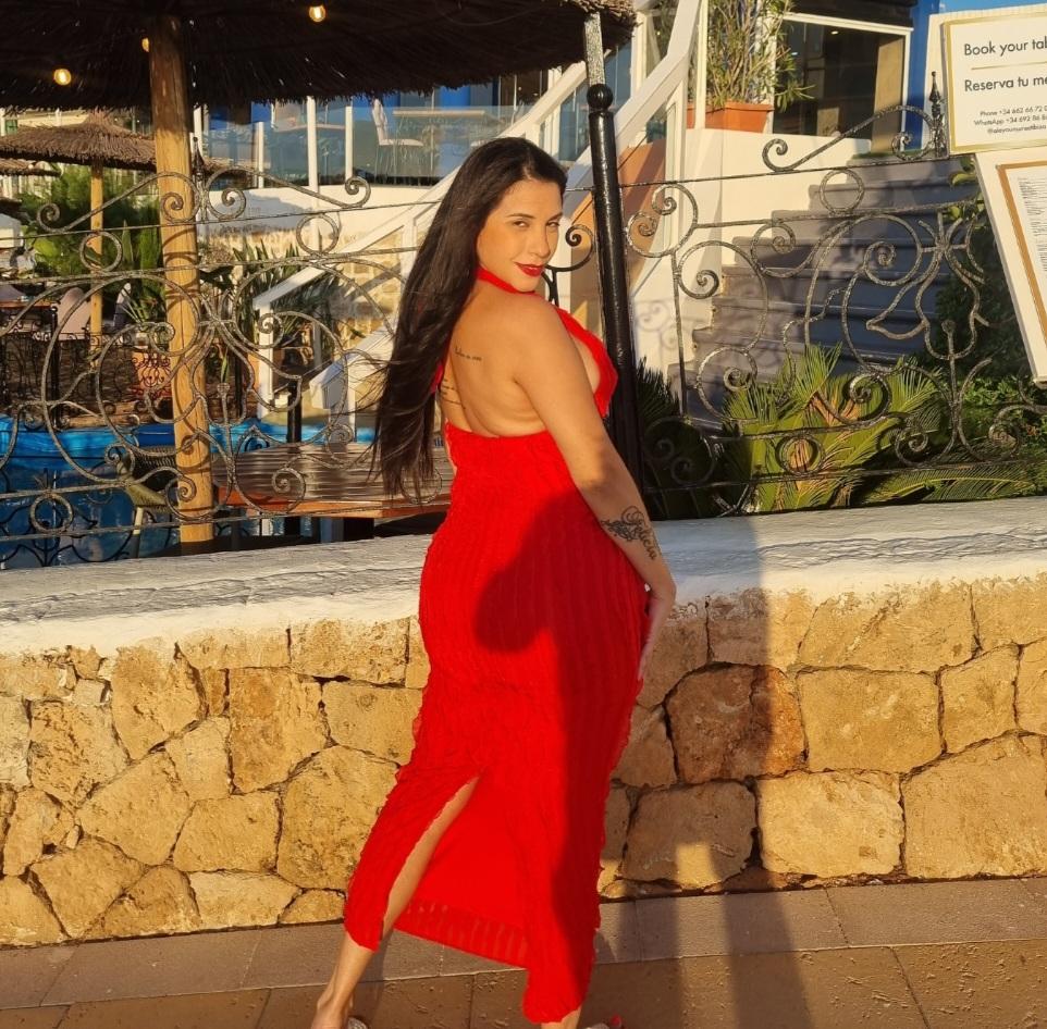 722458586: Chica busca chico en Ibiza